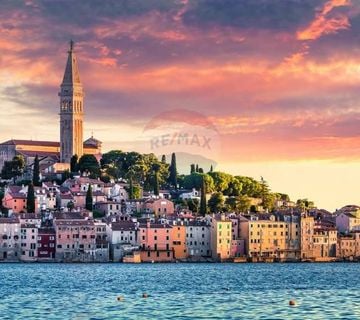 ISTRA, ROVINJ - Prilika! Vrlo rijetko građevinsko zemljište u Rovinju 1km od mora! - cover