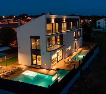 Poreč: Impresivna, moderna vila u blizini mora i grada - cover