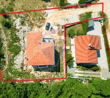 Rovinj-7km,novogradnja sa 2 stana na 965m2 okućnice - cover