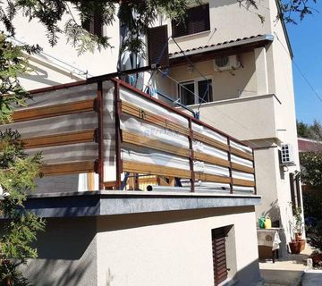 Istra, Poreč, samostojeća apartmanska kuća samo nekoliko minuta do centra grada - 617m2 - cover