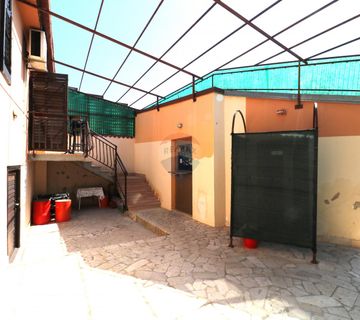 Istra, Marčana, kuća (ugostiteljski objekt) - cover