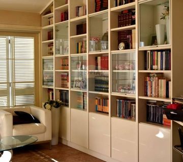 Istra, Poreč, lijepa obiteljska kuća na odličnoj lokaciji nedaleko od mora i centra - cover