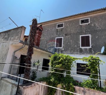 Istra, Vrsar - kuća u nizu za renovaciju - cover