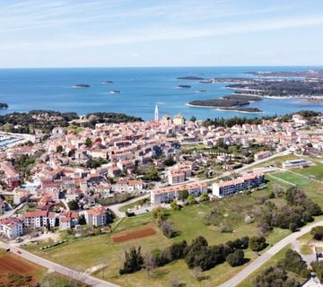 Vrsar, atraktivno građevinsko zemljište panoramskog pogleda prema moru - cover