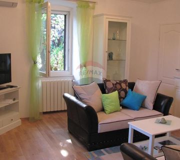 OPATIJA - apartman u centru, sa okućnicom - cover