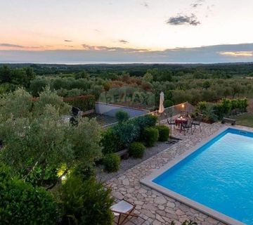 VIŠNJAN-kuća s panoramskim pogledom na more - cover