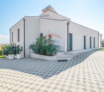 MEDULIN,  kuća na odličnoj lokaciji 300m od mora, pogled - cover