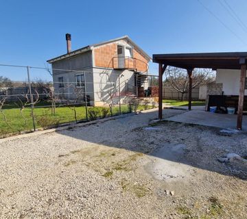 Istra, Medulin, Samostojeća kuća sa dva stana. - cover