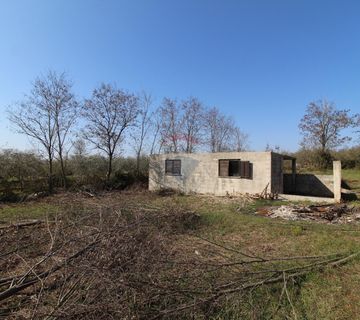 Istra, Poreč - Legalizirani objekt u okolici Poreča sa 1880 m2 zemljišta - cover