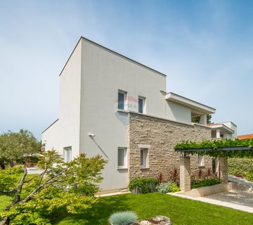 Istra, Rovinj - elegantna villa s wellnessom - cover