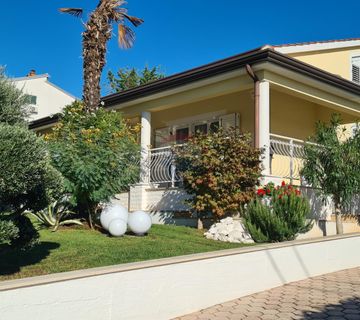 Poreč okolica: Dvije kuće s divnom okućnicom, pogled more - cover