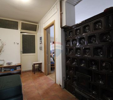 Petrinja, kuća 382 m2, 4 stambene jedinice - cover