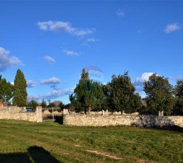 ISTRA, KANFANAR - Kompleks od 2 kuće i 6052 m2 građevinskog zemljišta s pogledom na more - cover