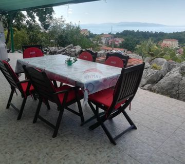 Viškovo - Marinići, samostojeća kuća na 2 etaže + garaža, apartman i okućnica - cover