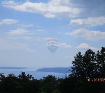 Opatija - veliko imanje u zaleđu Opatije sa pogledom na more - cover