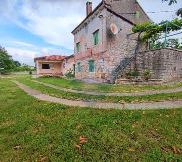 Istra,Kanfanar-2km-dvije kuće na 1525m2 građevinskog zemljišta - cover