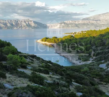 ZEMLJIŠTE UZ MORE (14 174 m2), POVLJA, OTOK BRAČ - cover