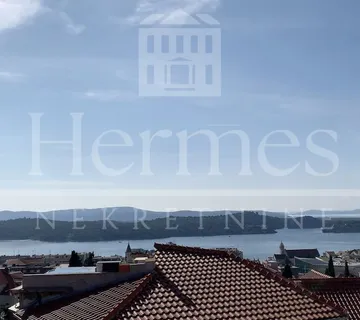 KUĆA S TERASAMA I PANORAMSKIM POGLEDOM NA MORE, ŠIBENIK,VAROŠ - cover