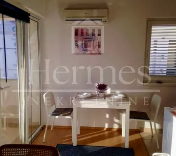 1,5-SOBAN NAMJEŠTEN APARTMAN (30 m2) S POGLEDOM NA MORE, NOVI VINODOLSKI