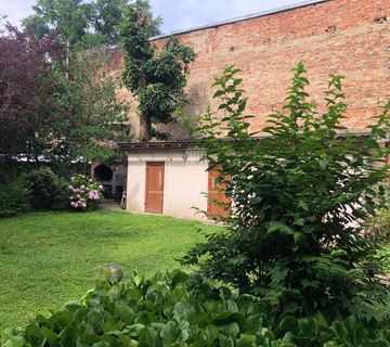 KULTNI LOKAL NA DVIJE ETAŽE (160 m2 ), DONJI GRAD, HEBRANGOVA - cover