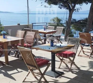 UGOSTITELJSKI OBJEKT (250 m2) I SMJEŠTAJ ZA OSOBLJE, SV. NEDJELJA, OTOK HVAR - Sveta Nedjelja, Hvar