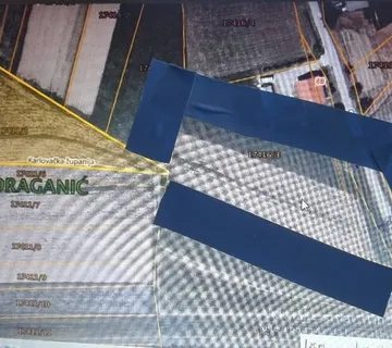 Prodaje se građevinsko 3 300 m2, poljoprivredno - cover