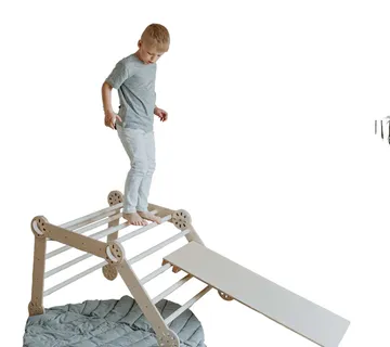 Transformativna Montessori penjalica s rampom - cover