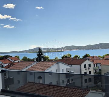 PENTHOUSE NOVOGRADNJA - USELJIV - PREDIVNA TERASA I POGLED - cover