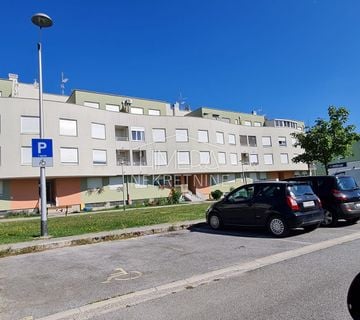 Luksuzni penthouse s velikom terasom i prekrasnim pogledom - cover