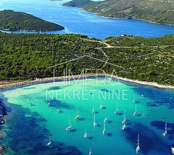 OTOK PAŠMAN ZGRADA S 3 ATRAKTIVNA APARTMANA - cover