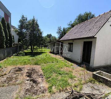 Građevinsko zemljište s obiteljskom kućom i projektom za renovaciju u Gornjem Bukovcu - cover