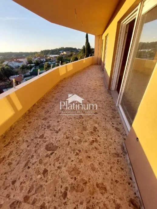 Istra, Veli Vrh, stan na prvom katu s velikom tersom i dva parkirna mj - cover