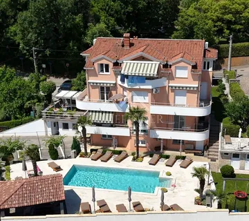 Predivna vila s bazenom – Opatija 505m², savršena investicijska prilika - Oprić, Opatija