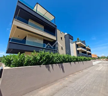Luksuzan i moderan apartman, 136 m2, (3S), 2VPM, Sukošan
