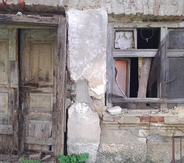 Kuća Čučerje 250m2 sa predivnom okućnicom - cover