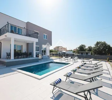 Moderna villa s bazenom, 170m2, NOVOGRADNJA – Gornja Murvica - cover