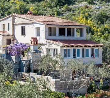 Kuća, Donje Selo, Šolta, 212 m² - cover