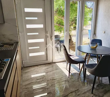 2 apartmana, 58,90m2, Vir, 150m od plaže - cover