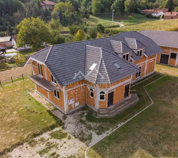 Kuća Roh-bau s velikim zemljištem Koprivnica, 8300m2 - cover