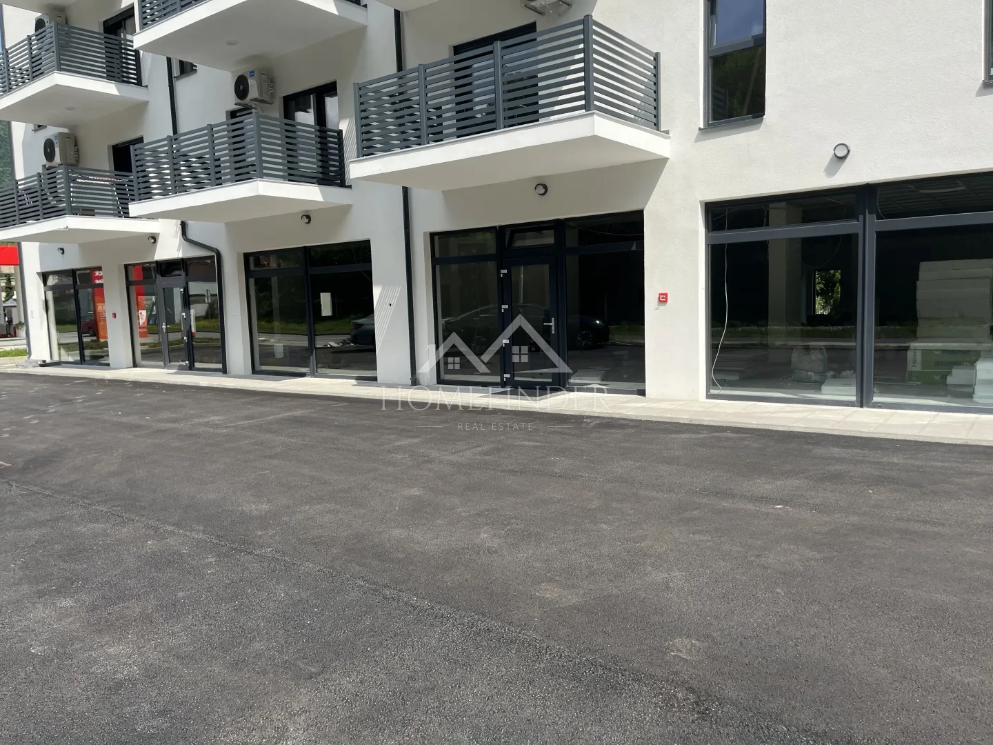 Poslovni prostor sa parkinzima, Krapina, 420m2, NOVOGRADNJA - cover