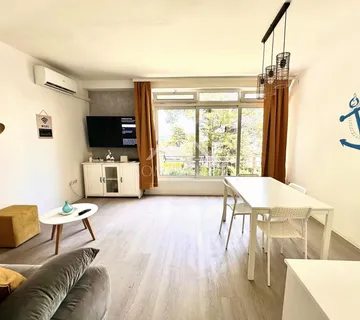 Apartman s pogledom na more, 50 m od plaže, Biograd na moru