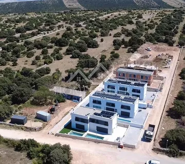 Stan s privatnim bazenom, dvoetažni, 104m2, Mandre, NOVOGRADNJA - Mandre, Kolan