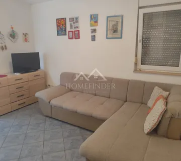 Izvrsna prilika apartman u starom dijelu Mandra, 35, 93 m2, 1VPM, 400 m do mora - Kolan