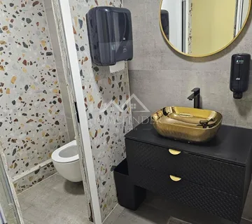 Poznati restoran prvi red do mora, Bibinje - cover