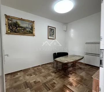 Poslovni prostor / Stan 32m² - Trg Mladosti, Zaprešić