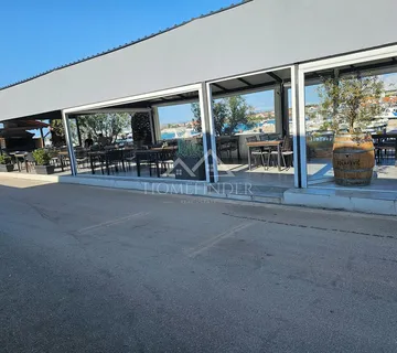 Poznati restoran prvi red do mora, Bibinje
