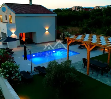 Kuća s bazenom, Murvica 150 m² - Murvica, Poličnik