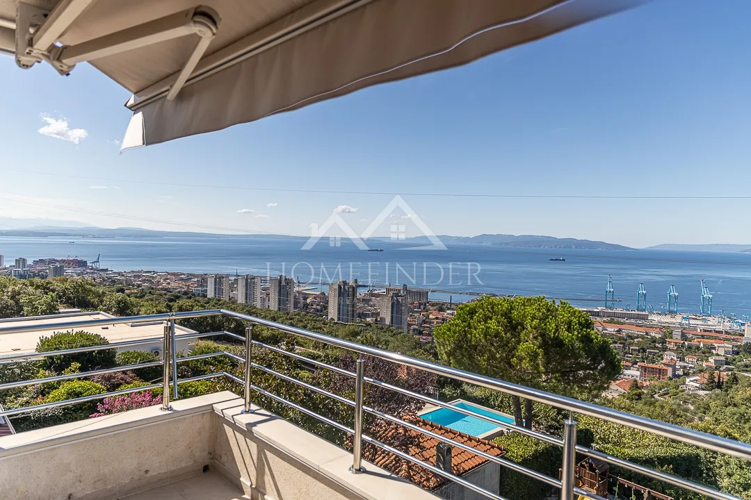 Luksuzan stan s pogledom na more, garažom, konobom i privatnim parkom za djecu, Drenova - cover