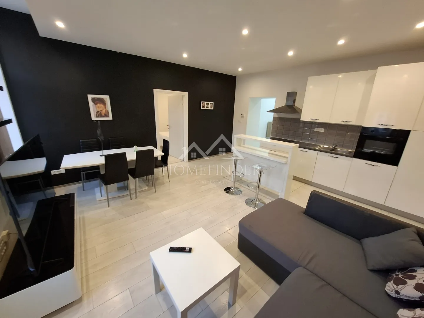 Moderno i elegantno uređen stan Ilica, 80.40, (3S),  - cover