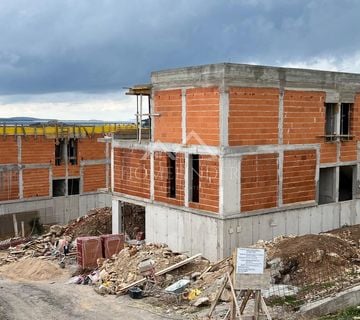 Luksuzna vila s bazenom i pogledom na more, Vodice, 223.00m2 - cover